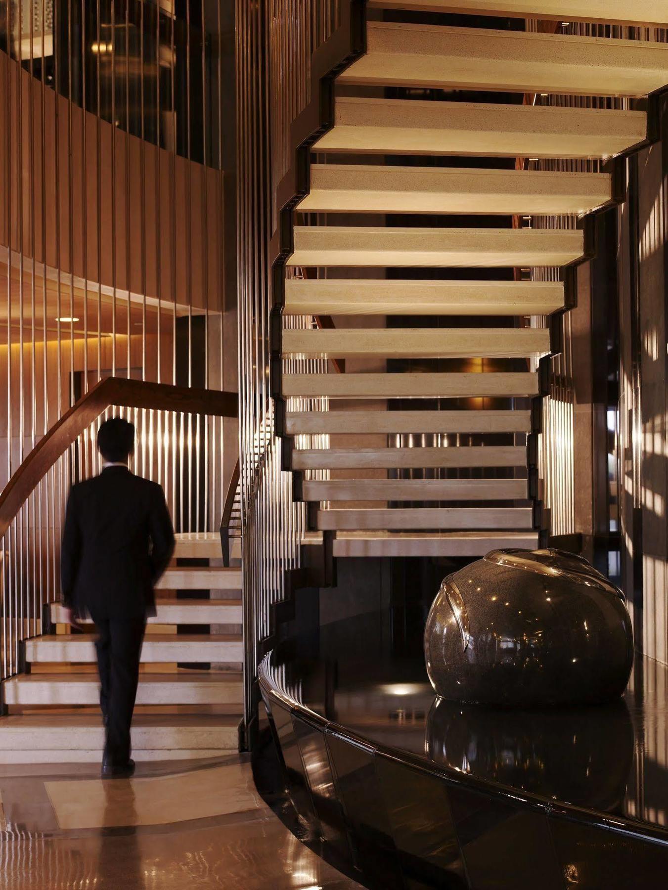 Ascott Raffles Place Szingapúr Kültér fotó The staircase